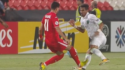 کامیابی‌نیا و تلاش برای توجیه یک اشتباه بزرگ؛ زرنگی بازیکن حریف یا بی‌تجربگی هافبک مدعی؟