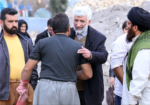 تصاویری از حضور سعید جلیلی در کانکس مردم زلزله زده کرمانشاه
