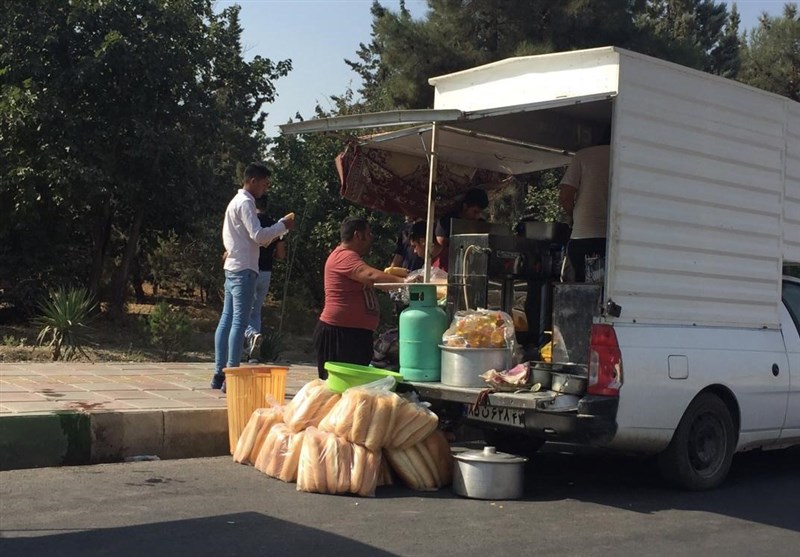 حاشیه دربی ۹۰؛ جلوگیری از ورود هواداران بدون بلیت/ درهای آزادی زودتر از موعد باز شد + تصاویر