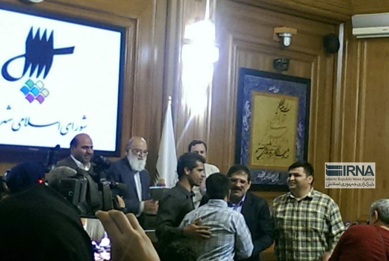 آشتی کنان دبیر و جدیدی به صحن شورای شهر تهران/عکس