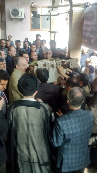 نوبخت در مراسم تشییع پیکرمادرش/ عکس