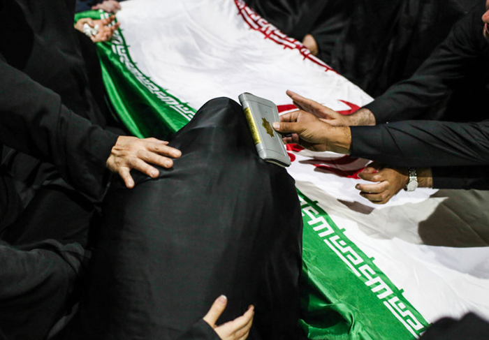 (تصاویر) وداع با پیکر شهید همدانی