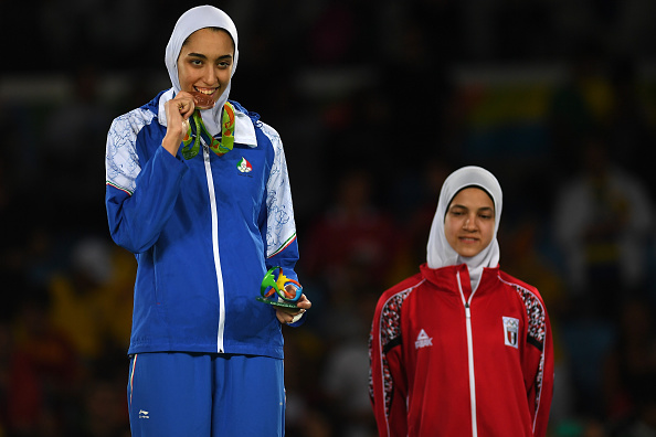 مراسم اهدای مدال کیمیا علیزاده(گزارش تصویری)