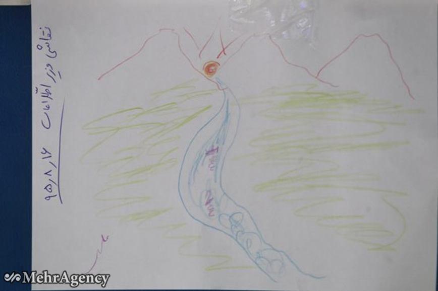 نقاشی وزیر اطلاعات در نمایشگاه مطبوعات/عکس