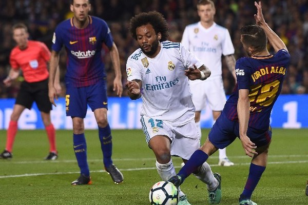 تساوی بارسای 10 نفره مقابل رئال مادرید در آخرین ال‌کلاسیکوی اینیستا/ یک افتضاح داوری کامل