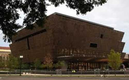 موزه ملی تاریخ و فرهنگ آمریکاییان آفریقایی تبار در شهر واشنگتن پایتخت آمریکا