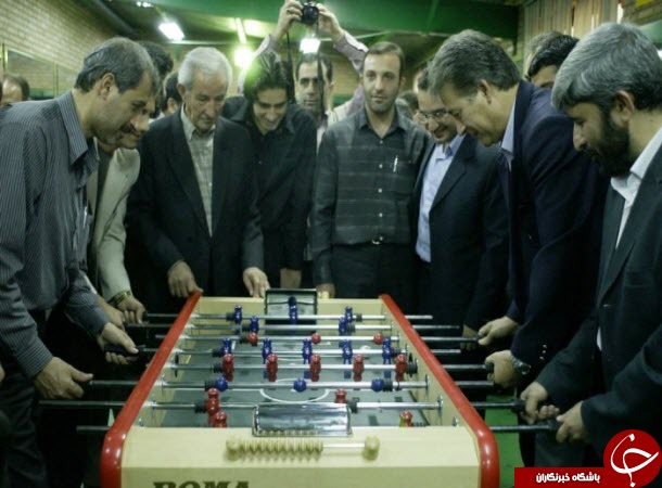 رقابت مایلی کهن و حجازی در فوتبال دستی+ تصاویر