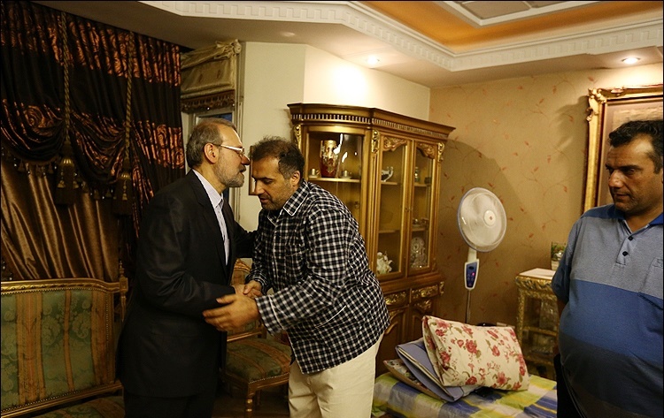 عیادت لاریجانی از رئیس مرکز پژوهش‌های مجلس/عکس