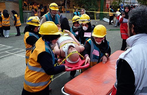 (تصاویر) مسابقه زنان امداد و نجات در تهران