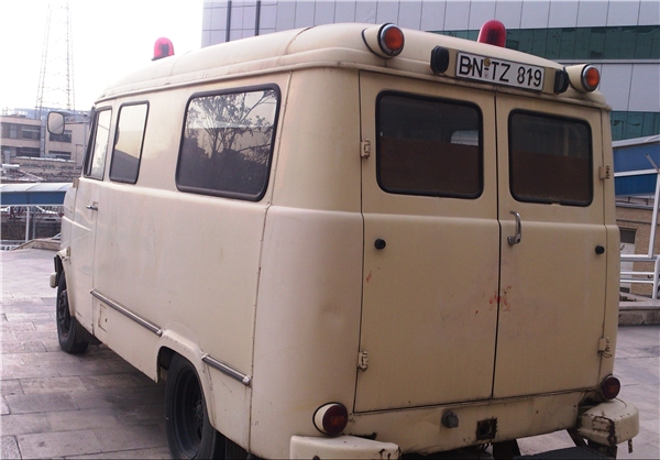 تصاویری از قدیمی‌ترین آمبولانس کشور