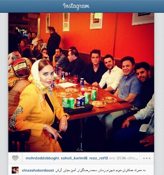 عکس یادگاری الناز شاکردوست و همکارانش