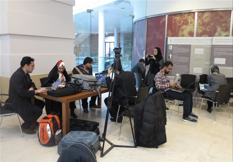 انتظار خبرنگاران در هتل کوبورگ/ عکس