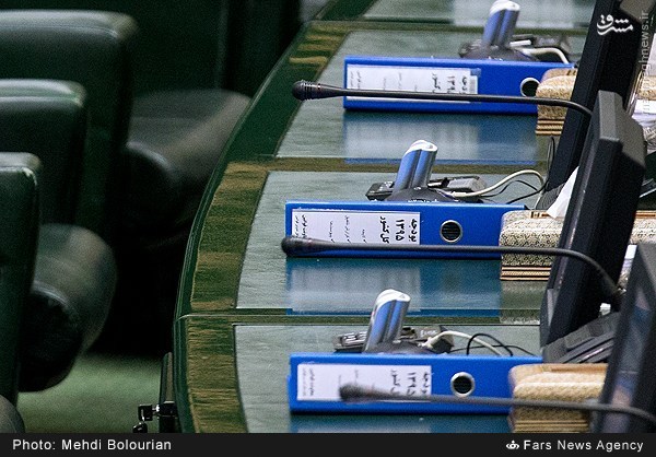 بودجه سال 95 روی میز نمایندگان/ عکس