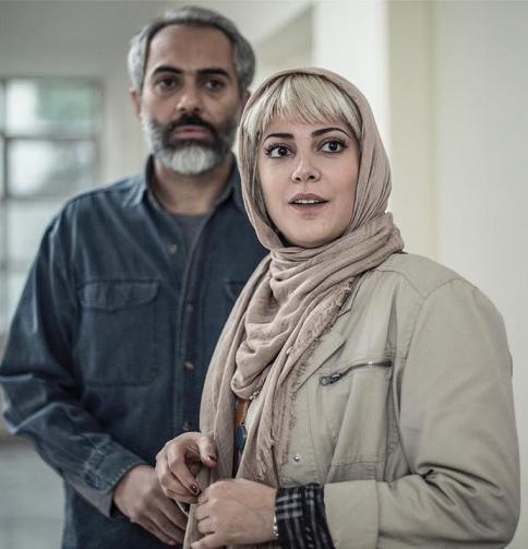 طناز طباطبایی با مو های روشن در فیلم بی حساب