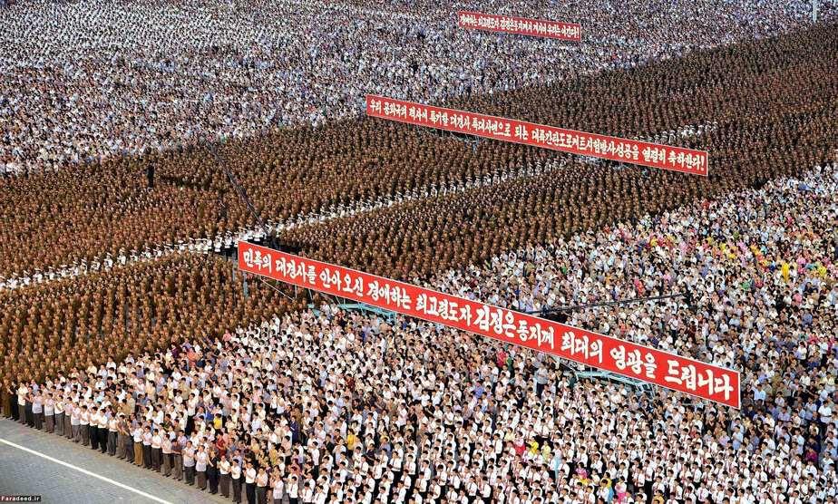 جشن آزمایش موفق موشکی در کره شمالی (عکس)
