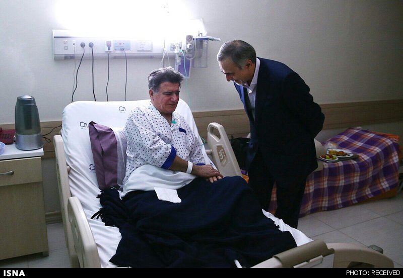 عیادت برادر روحانی و وزیر بهداشت از شجریان/عکس