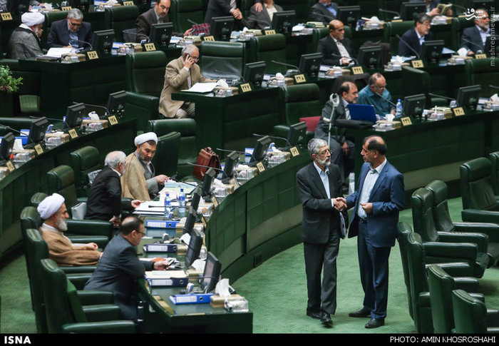 گپ حدادعادل و باهنر در صحن مجلس/ عکس