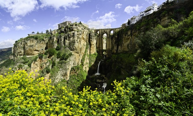 روستایی در لبه یک پرتگاه! (عکس)