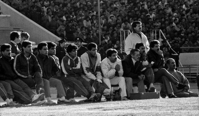 منصور پورحیدری در مسابقه فوتبال بین تیم پیروزی و استقلال در سال 1368