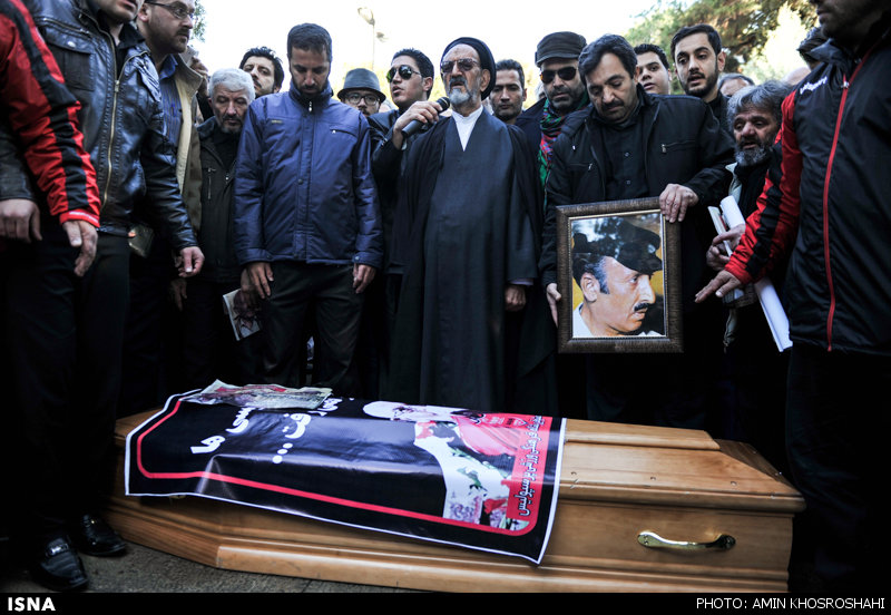 چه کسی بر پیکر مرتضی احمدی نماز خواند؟/ عکس