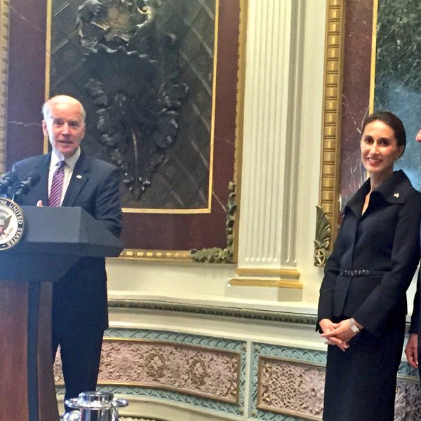 سفیر ایرانی الاصل آمریکا در سوئد (+عکس)