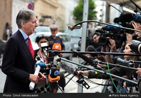 ابتکار جالب یک خبرنگار/عکس