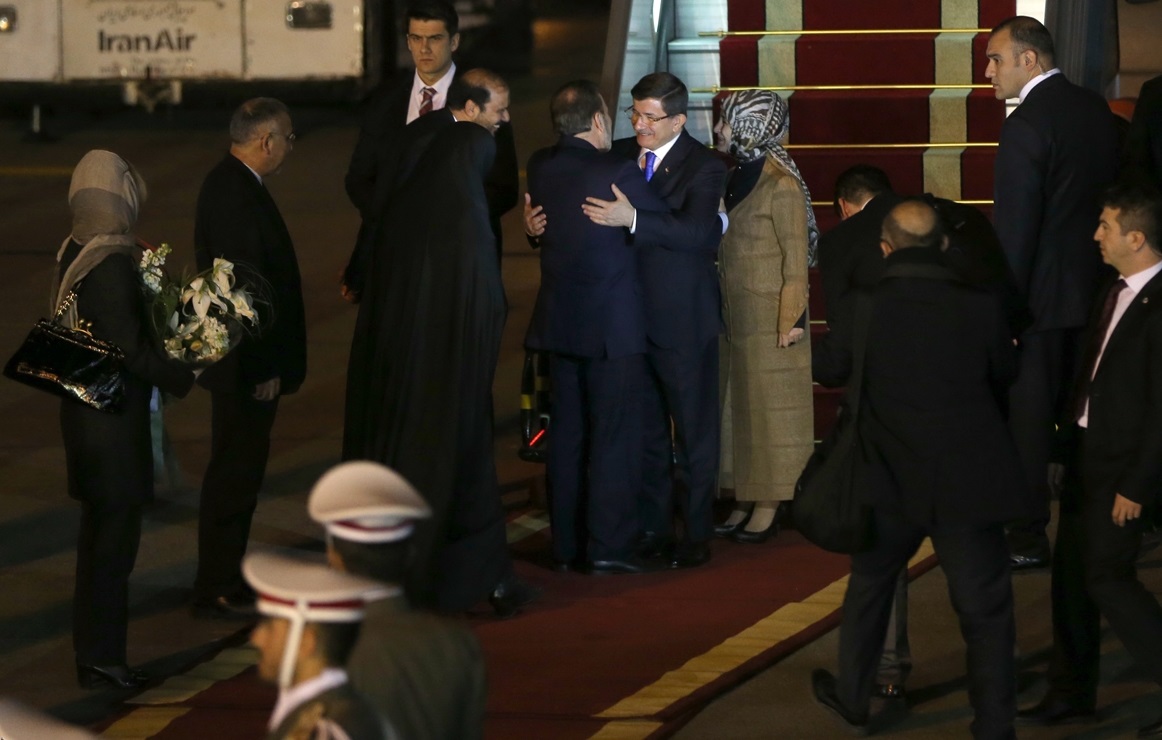 روبوسی وزیرارتباطات با داووداغلو/ عکس