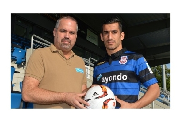 حاج صفی در لباس اف.اس.فاو/عکس