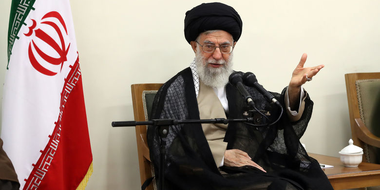 رهبر انقلاب: شهید حججی عزیز، حجت خداوند در مقابل چشم همگان شد/ مهمترین وظیفه مسئولان فرهنگی، تقویت روحیه انقلابی در نسل جوان است/ رویش‌های اسلامی و انقلابی فراوانند؛باید قدردان آنها در دنیای پراغوای امروز باشیم