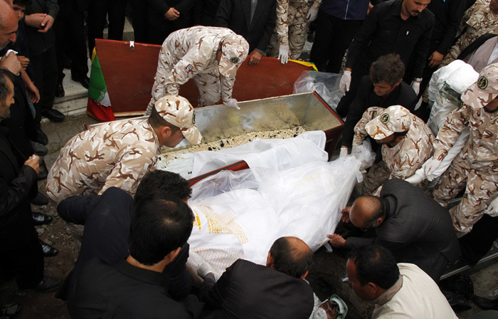 (تصاویر) خاکسپاری جانباختگان منا