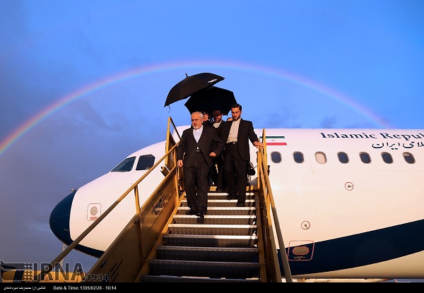 رنگین کمان وین بر سر ظریف/ عکس