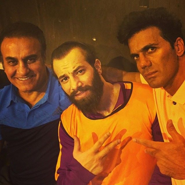 تمرینات خواننده زیرزمینی کنار فوتبالیست‌های پرحاشیه و زیرنظر فرهاد کاظمی +عکس