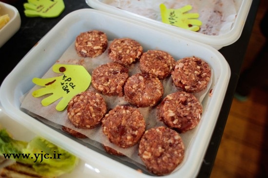 تولید همبرگری با طعم گوشت انسان! +عکس