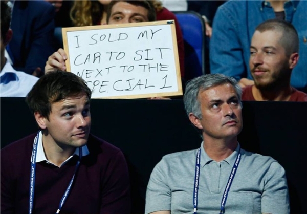 فروختن ماشین برای نشستن کنار آقای خاص/ عکس