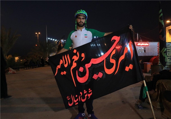 زائر اسکیت سوار اربعین هم از راه رسید /عکس