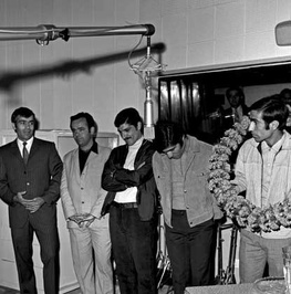 منصور پورحیدری سال 1349 در ساختمان رادیو تهران حضور دارد.