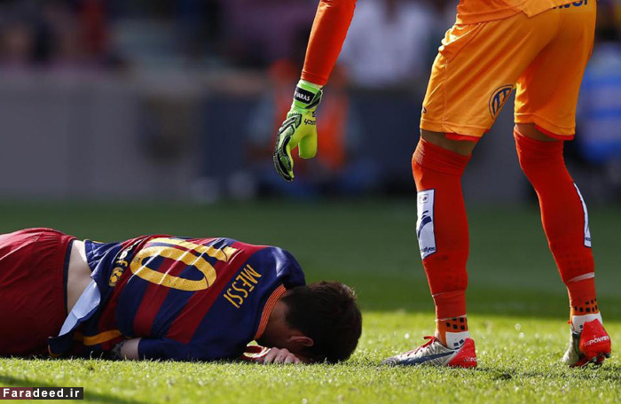 (تصاویر) لحظه مصدم شدن لیونل مسی