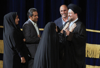 ابراز علاقه و اردات به سیدحسن خمینی 