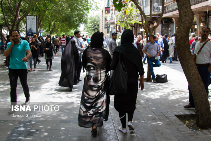 (تصاویر) مانتویی که صاحبش را ملکه می‌کند