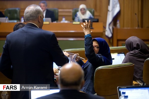Ø§ÙØ´Ø§Ù†ÛŒ Ø¯Ø± Ø¨Ù‡Ø´Øª Ù…ÛŒâ€ŒÙ…Ø§Ù†Ø¯/ Ù…Ø¹Ø§ÙˆÙ†Ø§Ù† Ùˆ Ù…Ø¯ÛŒØ±Ø§Ù† Ø¨Ø§Ø²Ù†Ø´Ø³ØªÙ‡ Ø¨Ø§ÛŒØ¯ Ø§Ø² Ø´Ù‡Ø±Ø¯Ø§Ø±ÛŒ ØªÙ‡Ø±Ø§Ù† Ø¨Ø±ÙˆÙ†Ø¯