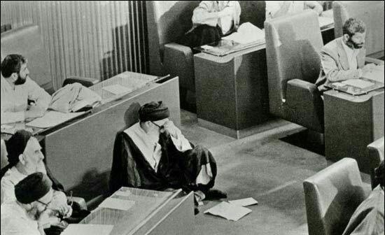 تصویری از آیت‌الله طالقانی که در تاریخ ماندگار شد