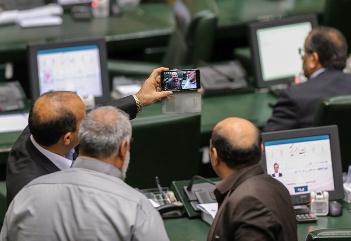 عکس سلفی نمایندگان در صحن علنی مجلس شورای اسلامی