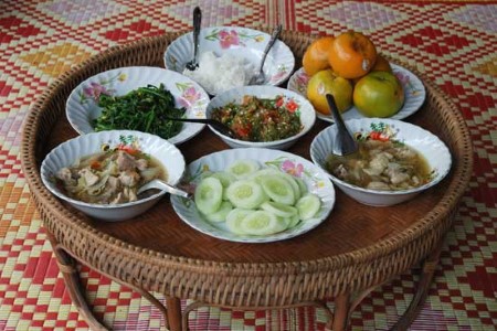 عجیب‌ترین مراسم خوردن غذا در دنیا+تصاویر