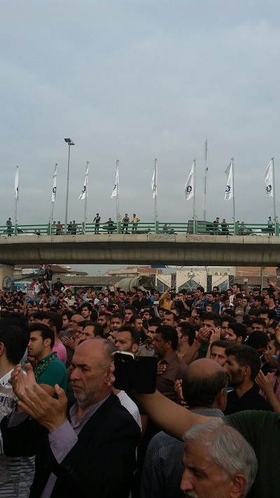 ازدحام جمعیت مانع ازتشییع در ورزشگاه هفتم تیر /پیکر کاپیتان به سمت کپورچال+فیلم