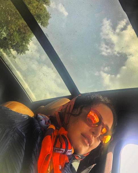 سلفی الناز شاکردوست در اتومبیلش