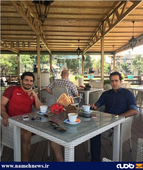 تفریح جواد کاظمیان همراه با علی کریمی/عکس