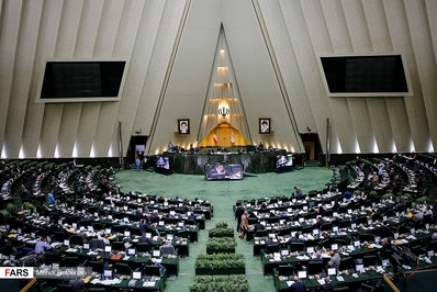 مجلس شورای اسلامی، طرح تقویت جایگاه سپاه در برابر آمریکا برای بررسی بیشتر به کمیسیون امنیت ملی و سیاست خارجی خود ارجاع داد تا برای بررسی بیشتر و تطبیق با مفاد قانون اساسی مورد بررسی قرار گیرد.