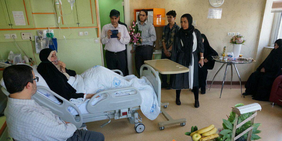 الهام چرخنده روی تخت بیمارستان/عکس