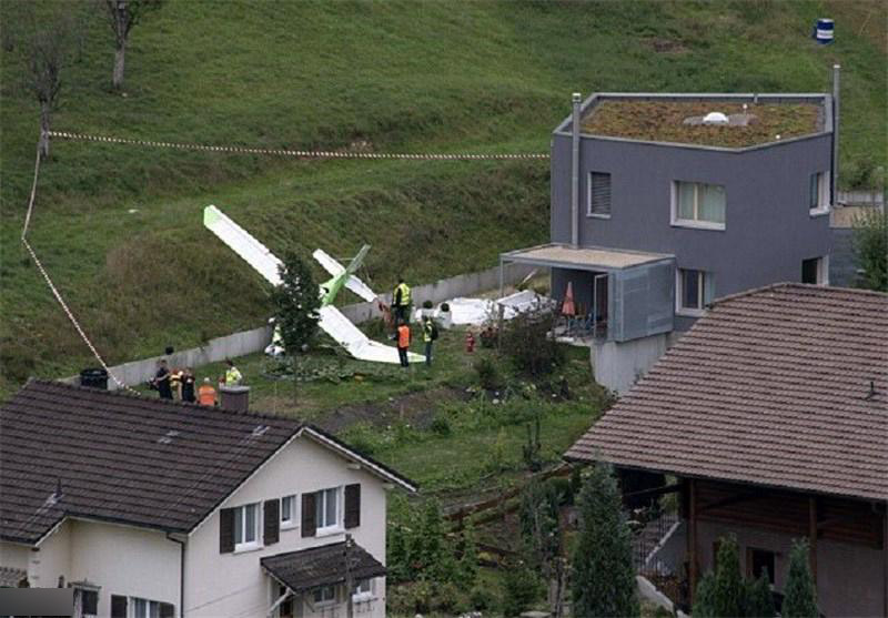 برخورد دو هواپیمای کوچک در هنگام برگزاری یک نمایشگاه هوایی + عکس