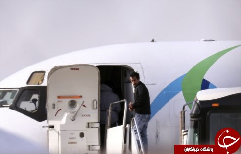 اخراج مهاجران «غیرقانونی» از آمریکا با غل و زنجیر!+ عکس